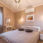 2 Bedroom Lovely Home In Pula
