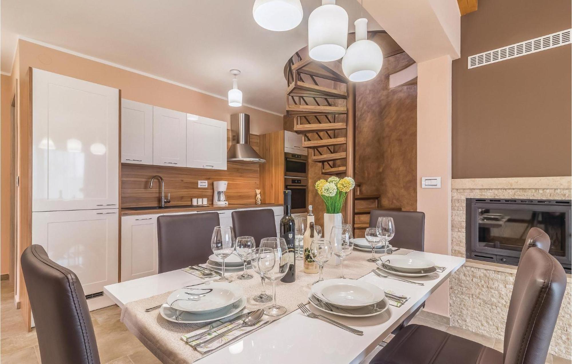 2 Bedroom Lovely In Ferienhaus