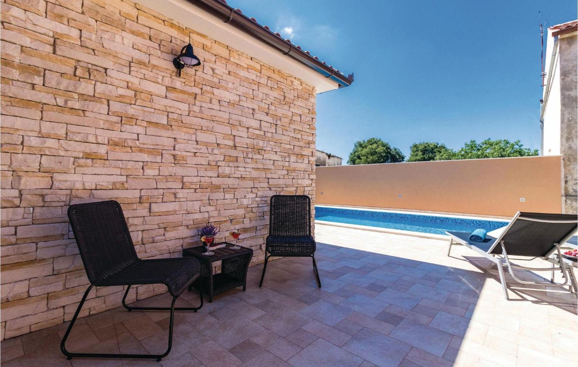 2 Bedroom Lovely In *